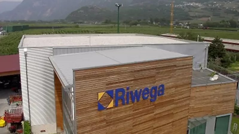 家装卫生间防水材料选择：水泥基与JS涂料的对决